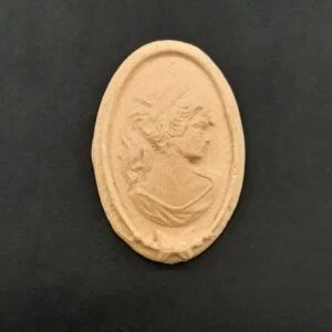 Ξυλόγλυπτο Διακοσμητικό Καμέο (Cameo) 7εκ. Χ 5εκ.