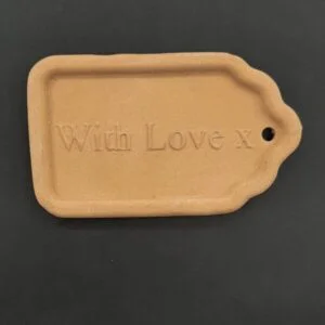 Ξυλόγλυπτο Διακοσμητικό Ταμπέλα "With love Χ" 10εκ. Χ 5εκ.