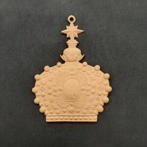 Ξυλόγλυπτο Διακοσμητικό Χριστουγεννιάτικη Κορώνα  9εκ. Χ10,2εκ.